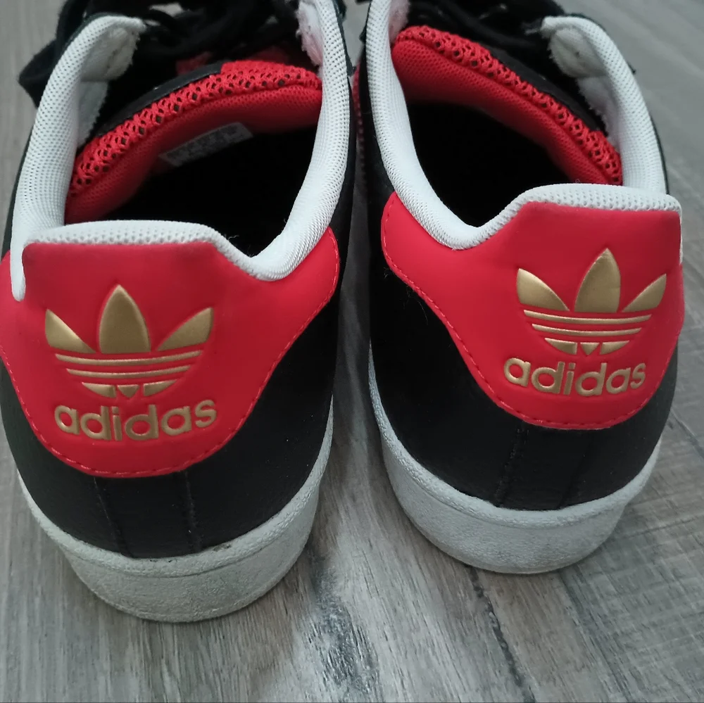 Adidas - Picture 3 of 5